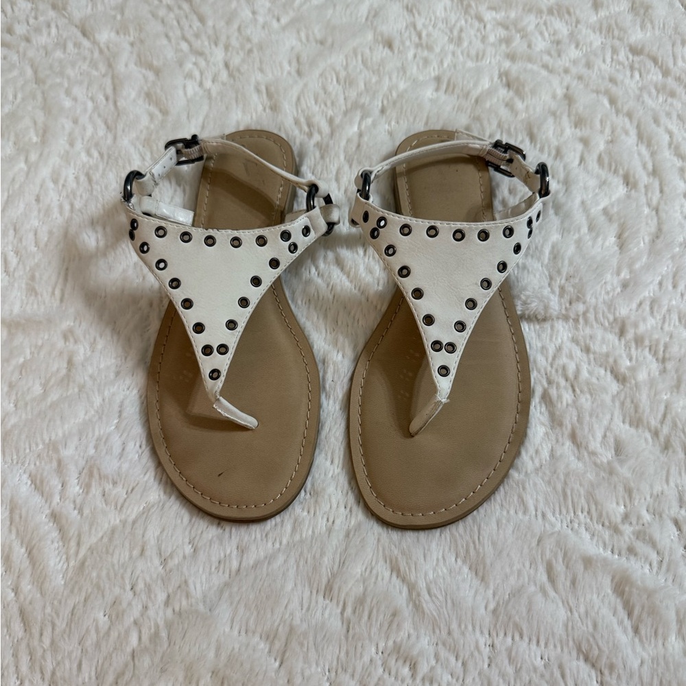 Simply Vera White Sandals- like new. Size 6